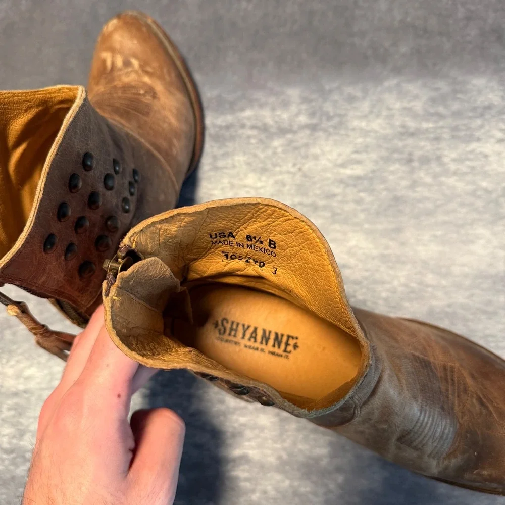 Shyanne Brown Leather Studded Tassel Ankle Western Boots 6.5 B BBW202‎